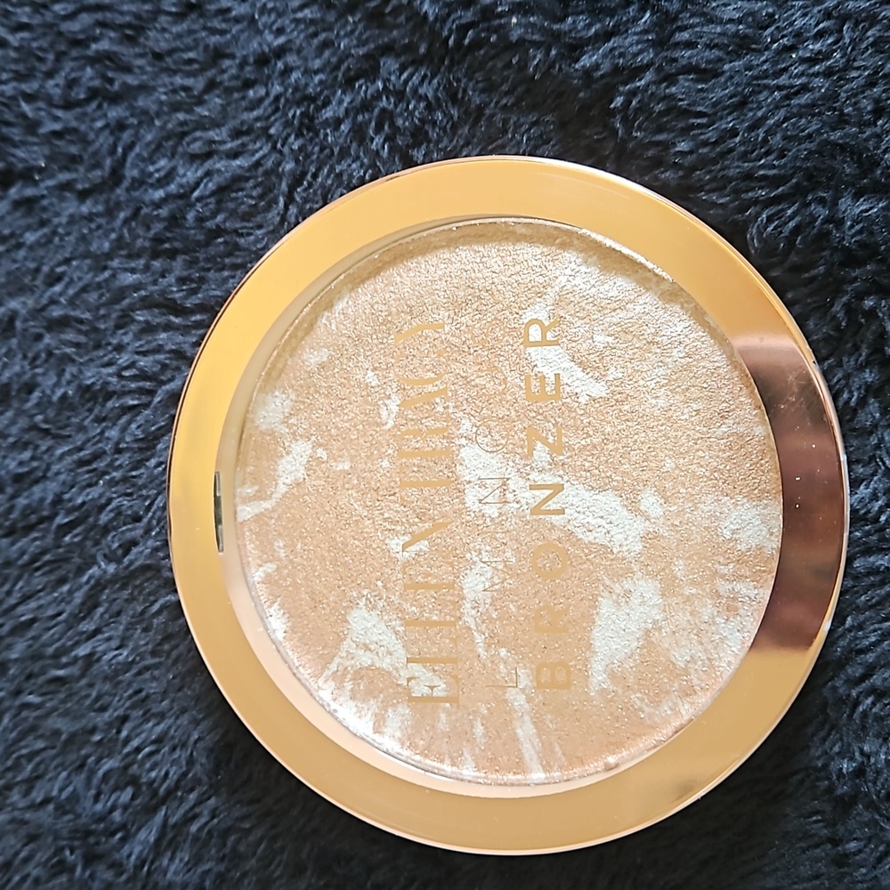 Ellen Tracy Bronzer